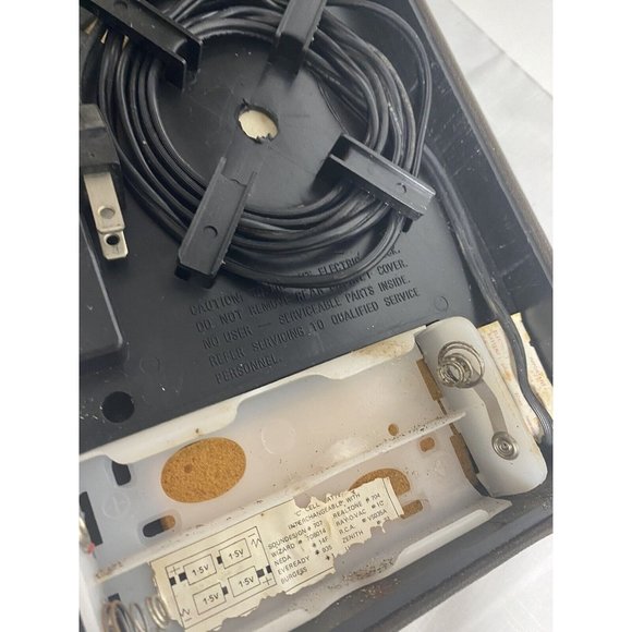 Soundesign 2422 Radio - 4-Band AM-FM-Air-Police Works - Picture 7 of 8